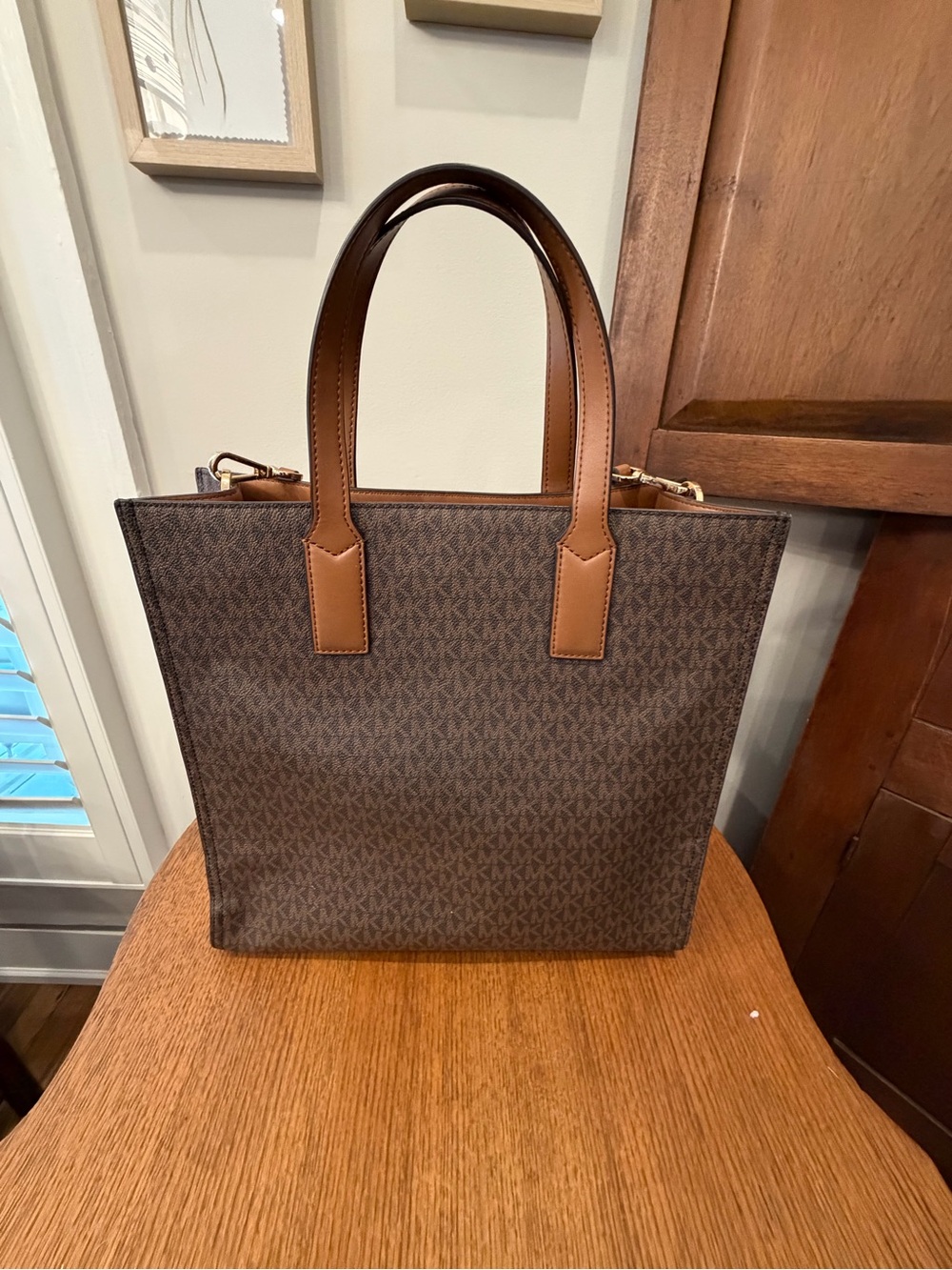 Michael Kors Brown Logo Messenger Bag with Tan Trim - Picture 3 of 4